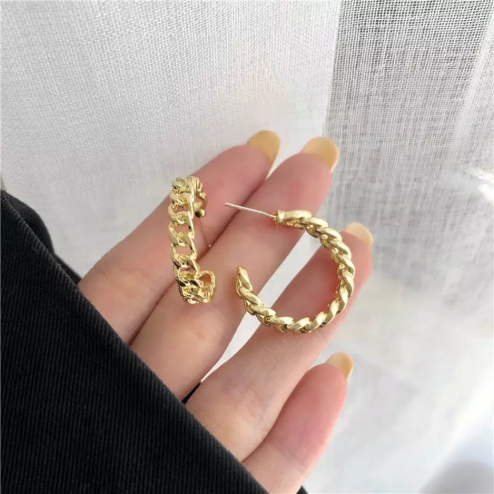 “City Girl” Chain Link Gold Hoop Open Circle Classic Chic Modern Casual Earrings - Picture 7 of 9